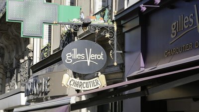 Bizarre Foods with Andrew Zimmern Season 7 Episode 1