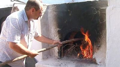 Bizarre Foods with Andrew Zimmern Season 13 Episode 6