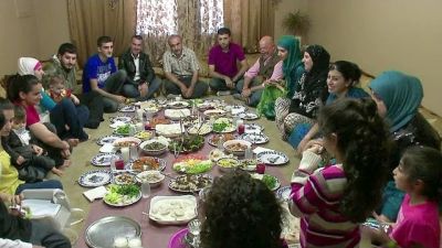 Bizarre Foods with Andrew Zimmern Season 13 Episode 14