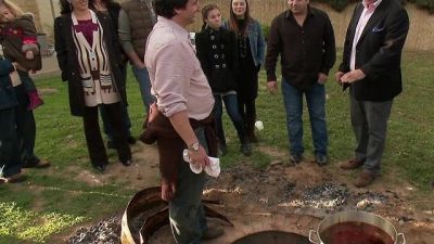 Bizarre Foods with Andrew Zimmern Season 13 Episode 17