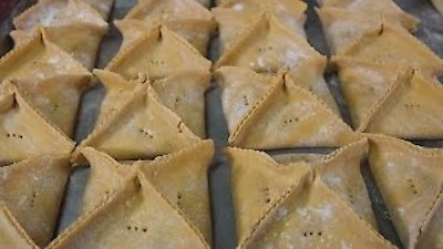 Bizarre Foods: Delicious Destinations Season 2 Episode 2