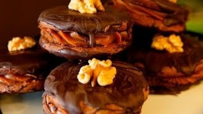 Bizarre Foods: Delicious Destinations Season 2 Episode 13