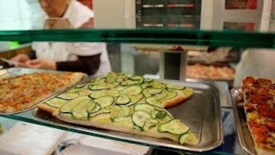 Bizarre Foods: Delicious Destinations Season 3 Episode 23