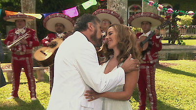 Duenos del paraiso Season 1 Episode 2