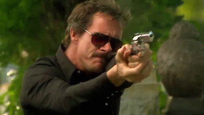 Duenos del paraiso Season 1 Episode 8