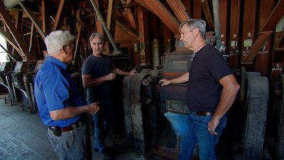 Watch American Pickers Season 24 Episode 3 Small Towns Big