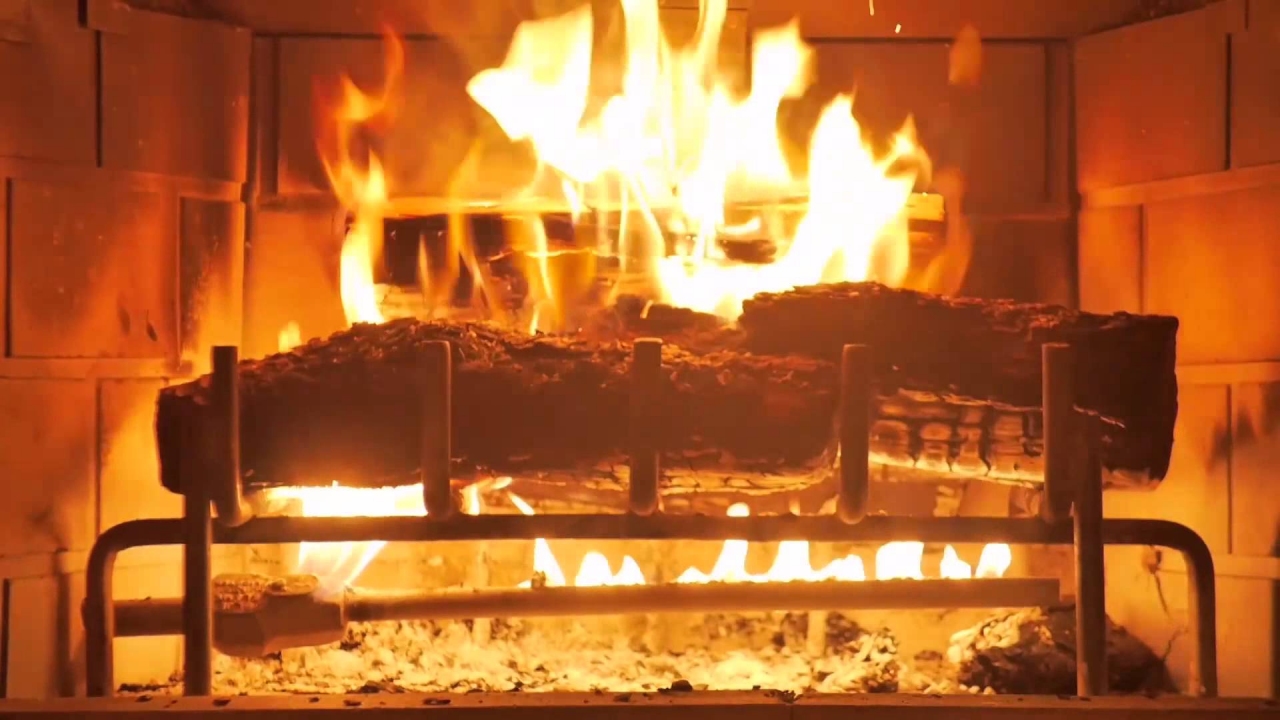 Christmas Video Collection - Snowfall and Yule Log