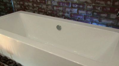 Bath Crashers Season 5 Episode 5