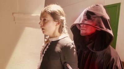 Laura, una Vida Extraórdinaria Season 1 Episode 9