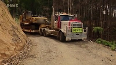 Watch Outback Truckers Season 2 Episode 5 - Episode 5 Online Now