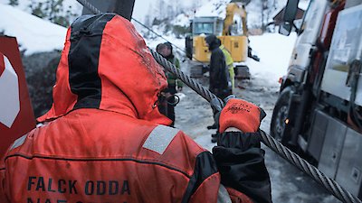 Ice Road Rescue Season 2 Episode 1