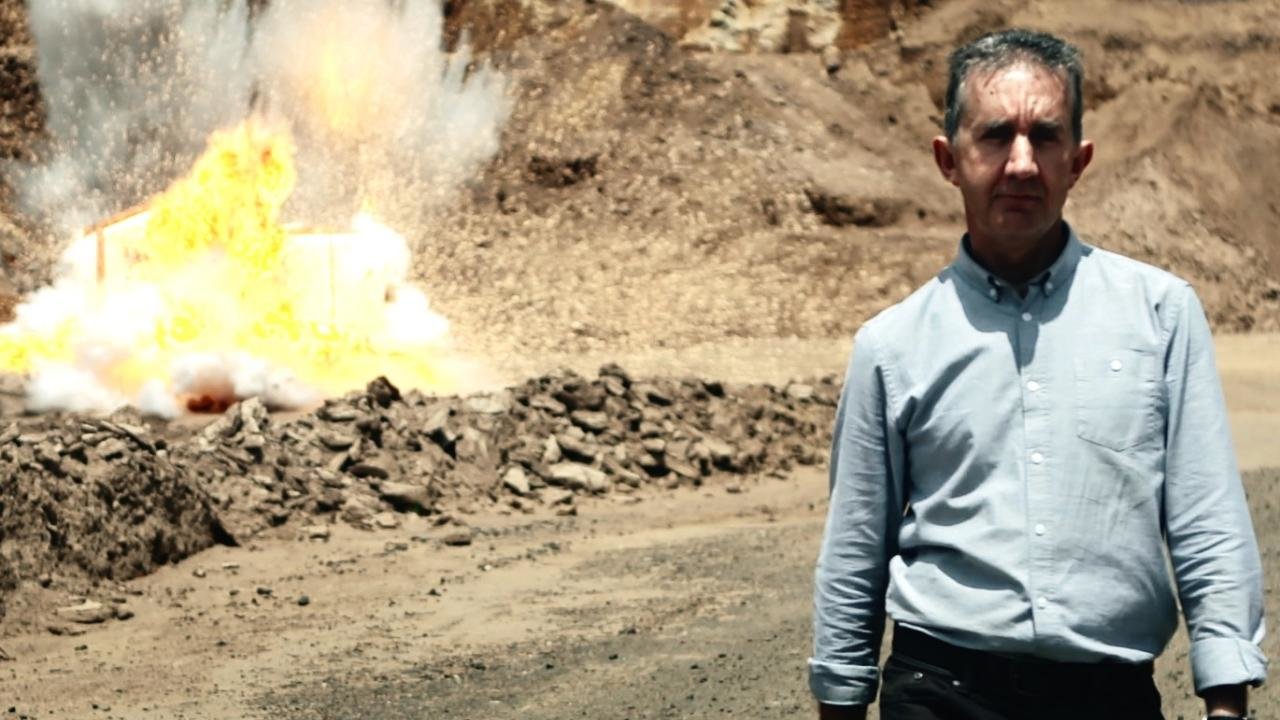 Nigel Latta Blows Stuff Up