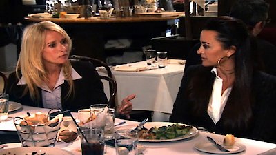 The Real Housewives of Beverly Hills Season 1 Episode 6