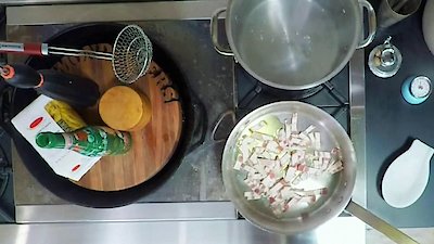 Symon's Dinners Cooking Out Season 2 Episode 1