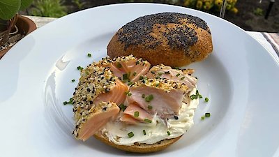 Symon's Dinners Cooking Out Season 3 Episode 3