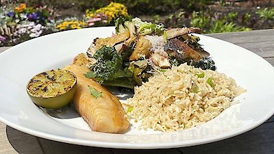 Symon's Dinners Cooking Out Season 3 Episode 7