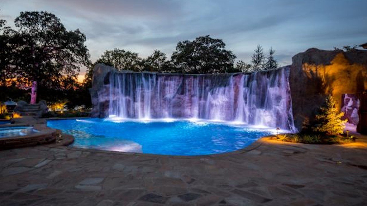 Pool Kings: Off the Deep End