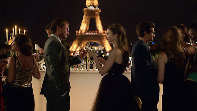 Emily in Paris Season 1 Episode 2