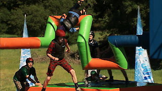 Watch Wipeout Season 4 Episode 17 - Hotties Versus Nerds Online Now