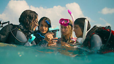 Watch Dive Club Season 1 Episode 2 - Flower of the Sea Online Now