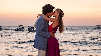 Acapulco Season 1 Episode 6