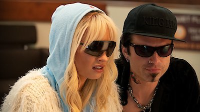 Pam & Tommy Season 1 Episode 4