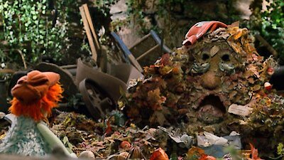 Watch Fraggle Rock: Back to the Rock Season 1 Episode 12 - Into the Trash  Online Now