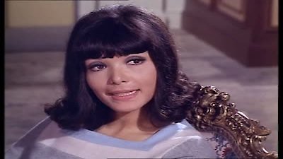 Man in a Suitcase Season 1 Episode 12